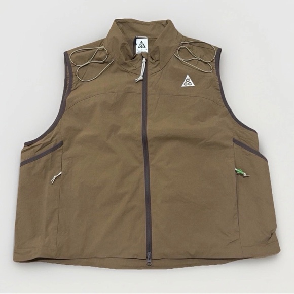 Size Large - Nike ACG 
